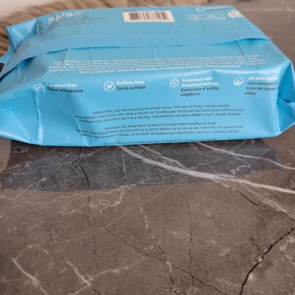 MICELLAR Makeup  Removing Wipes - Picture 3 of 3